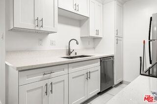 1114 12th St #104 - Photo 4 of 8