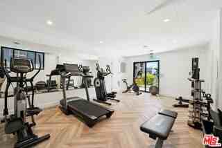 137 N Doheny Dr #1 - Photo 4 of 8