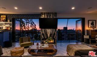 137 N Doheny Dr #1 - Photo 5 of 8