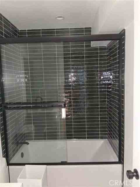 6419 Lexington Ave - Photo 6 of 8