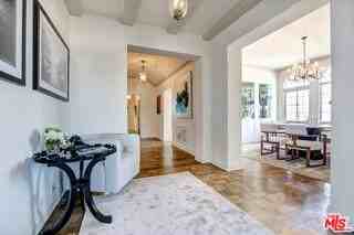 450 N Rossmore Ave #1002 - Photo 5 of 8