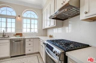 450 N Rossmore Ave #1002 - Photo 7 of 8