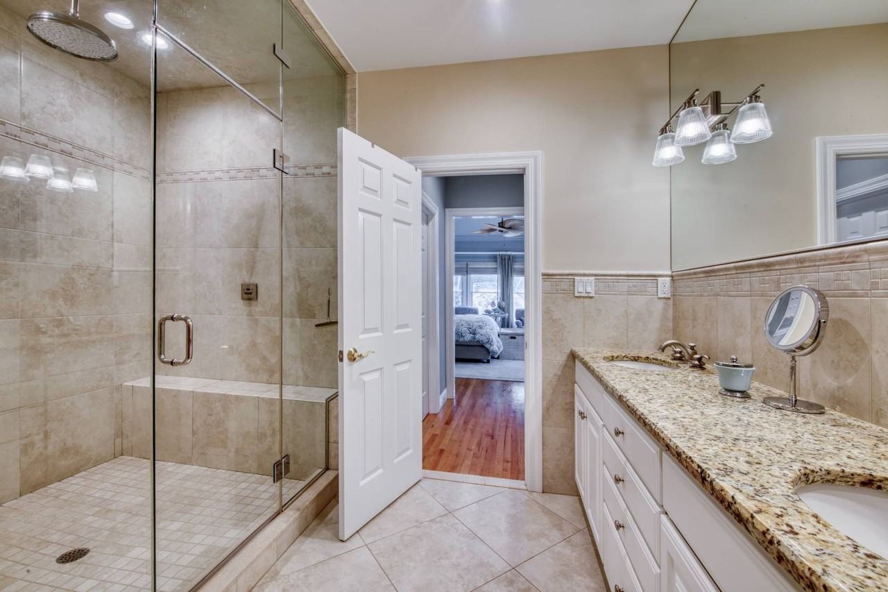 165 Tuckahoe Ln - Photo 7 of 13