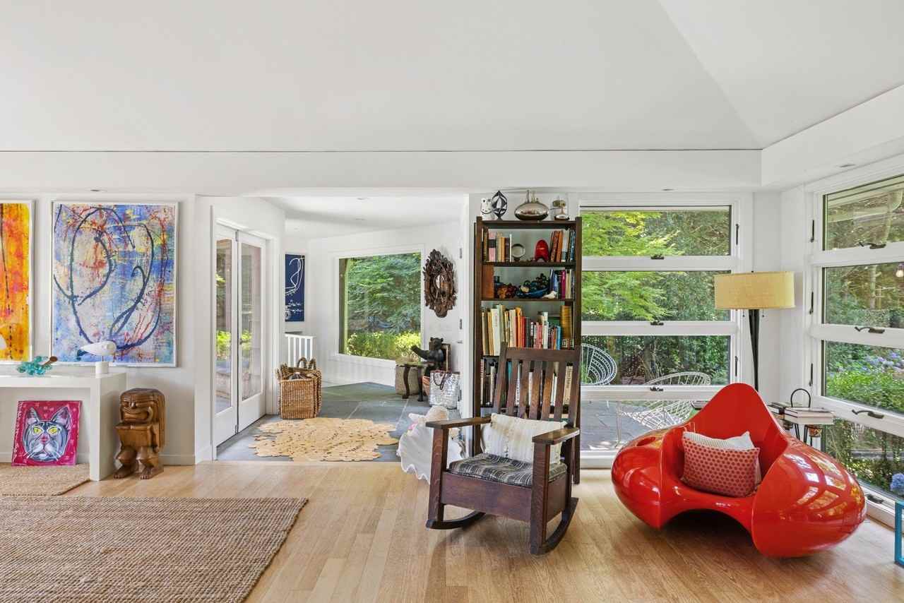136 Barnes Hole Rd - Photo 4 of 18