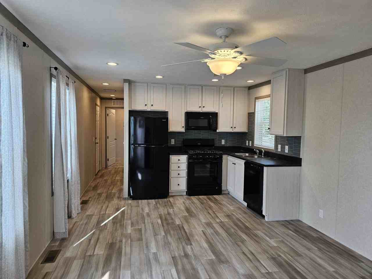 2316 Birch St #131 - Photo 3 of 10