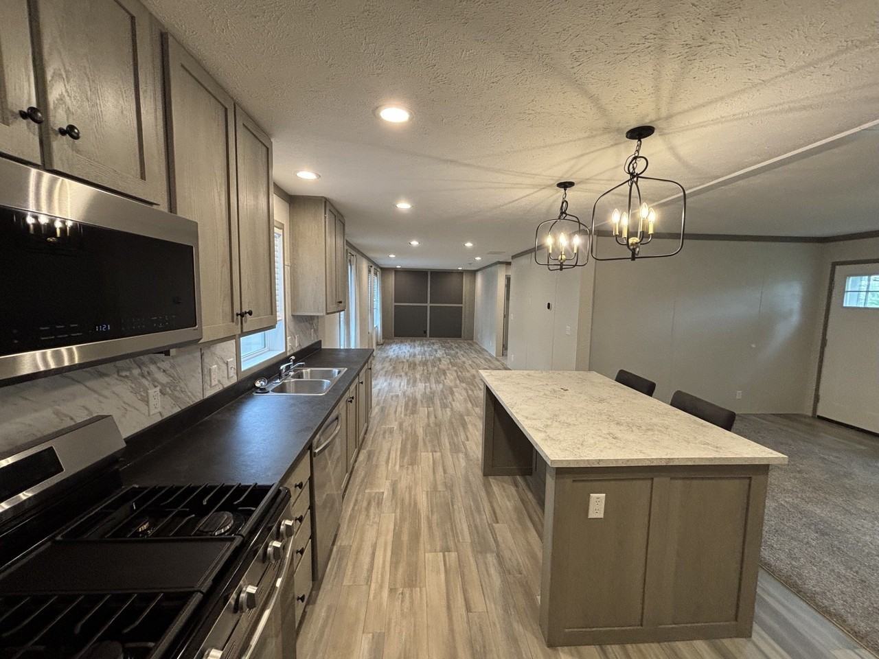 131 Arlington Dr #131 - Photo 2 of 10