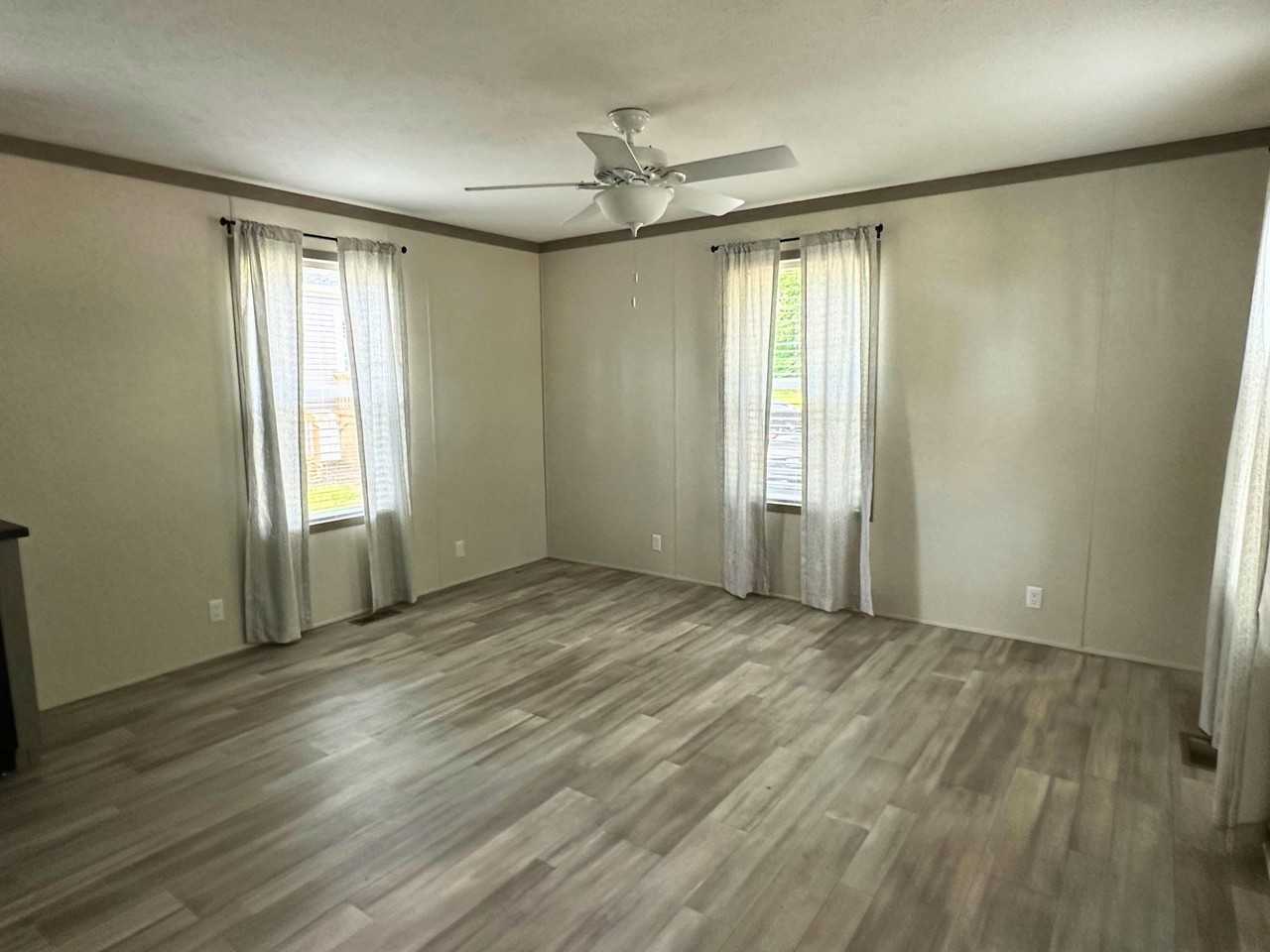 1056 Colonial Trl #930 - Photo 5 of 9