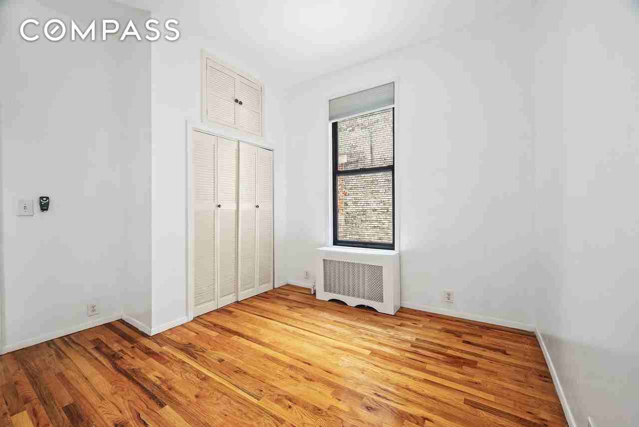 862 W End Ave #2R - Photo 2 of 8