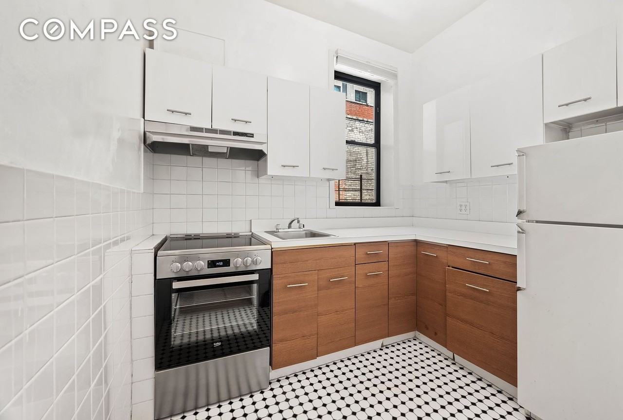 862 W End Ave #2R - Photo 5 of 8