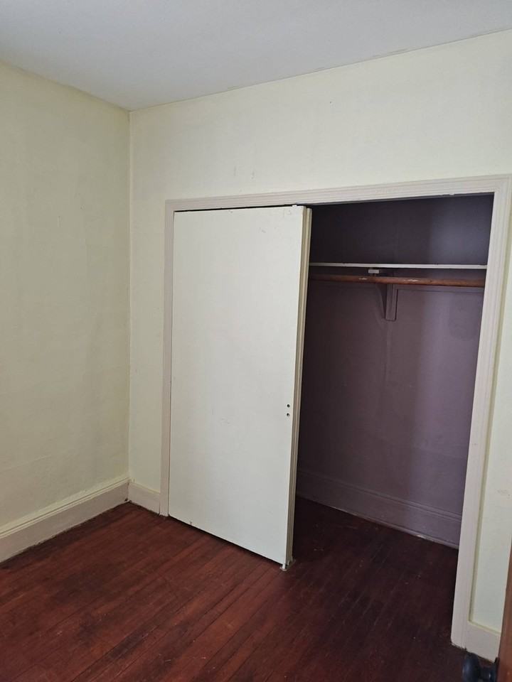 118 Winter Ave #1stFL - Photo 2 of 9