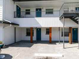 featured image of 955 6th St Se #5
