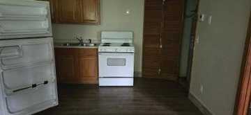 featured image of 326 W 8th St