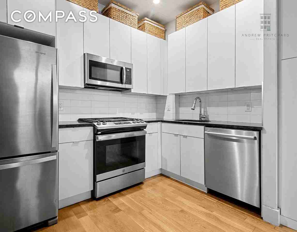 12 Lawton St #3A - Photo 3 of 6