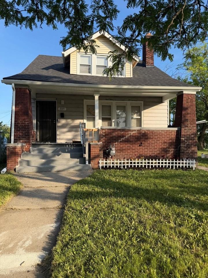 2315 Tuxedo St - Photo 3 of 15