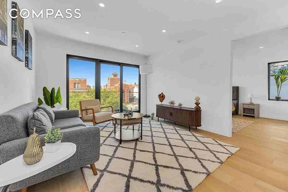2108 31st Ave #6R - Photo 5 of 16