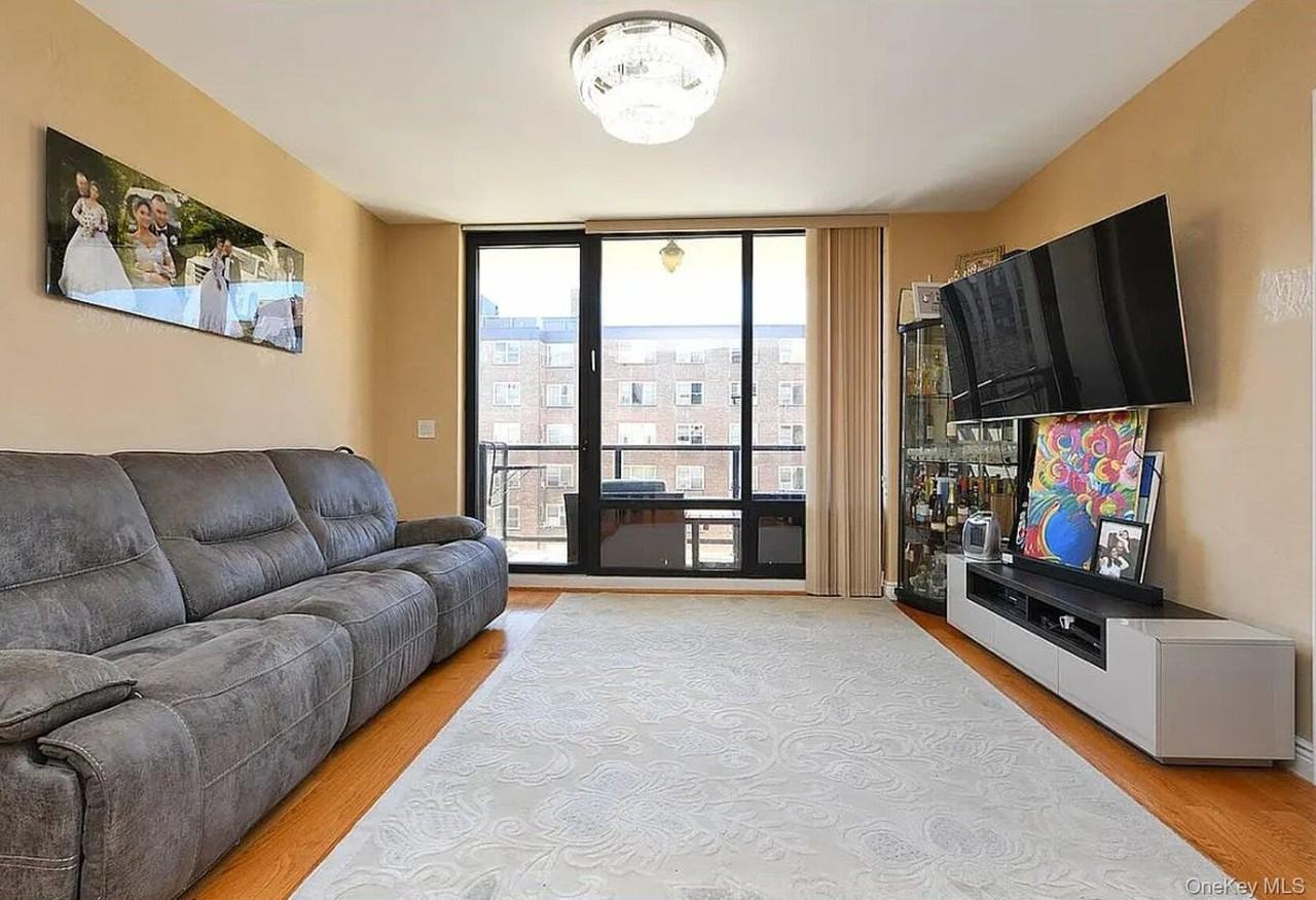 6336 99th St #5E - Photo 2 of 19
