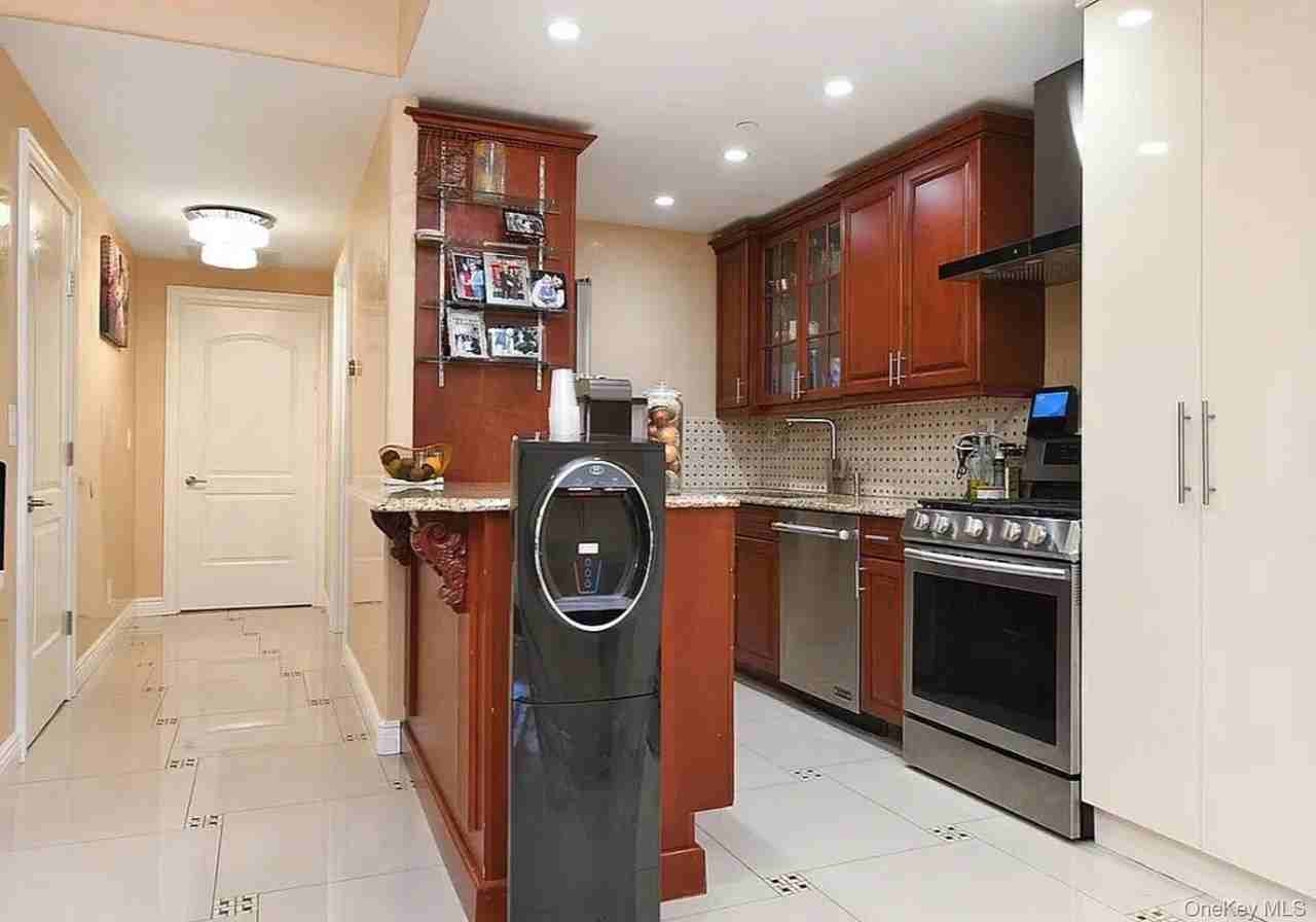 6336 99th St #5E - Photo 6 of 19