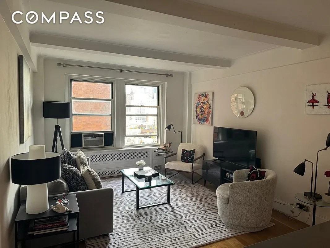 433 W 34th St #6K - Photo 2 of 10