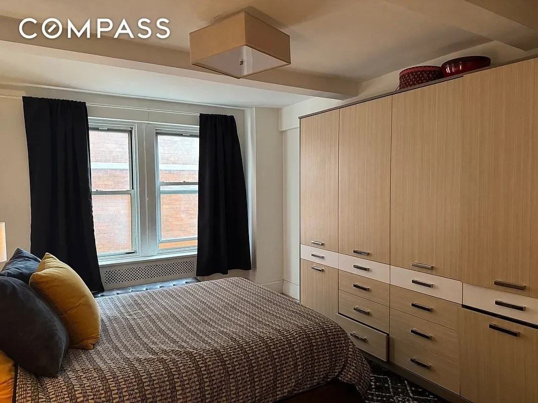 433 W 34th St #6K - Photo 5 of 10