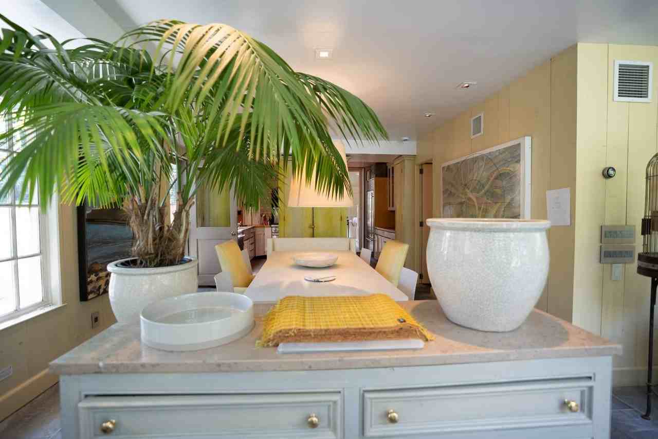 4 Cozzens Ln - Photo 5 of 25