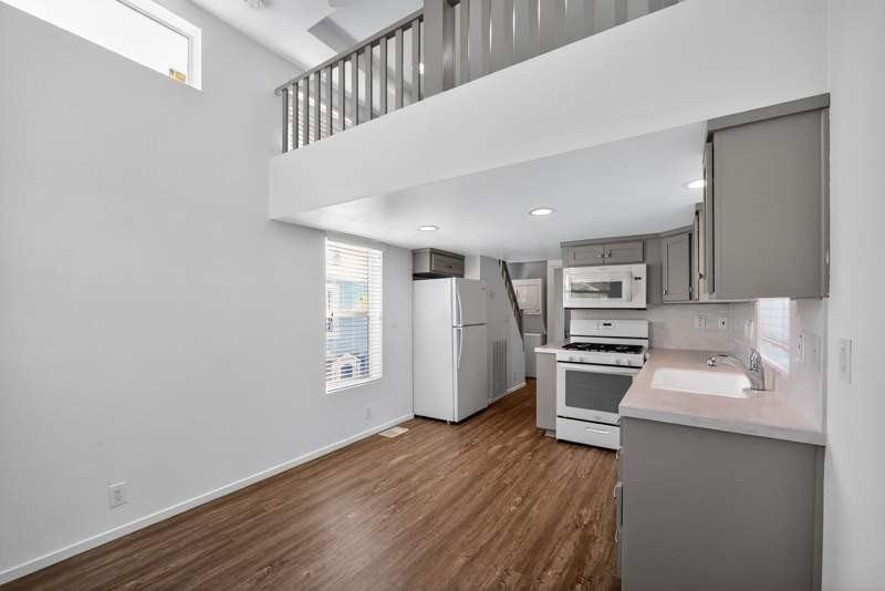 121 1st Ave #L121 - Photo 4 of 29