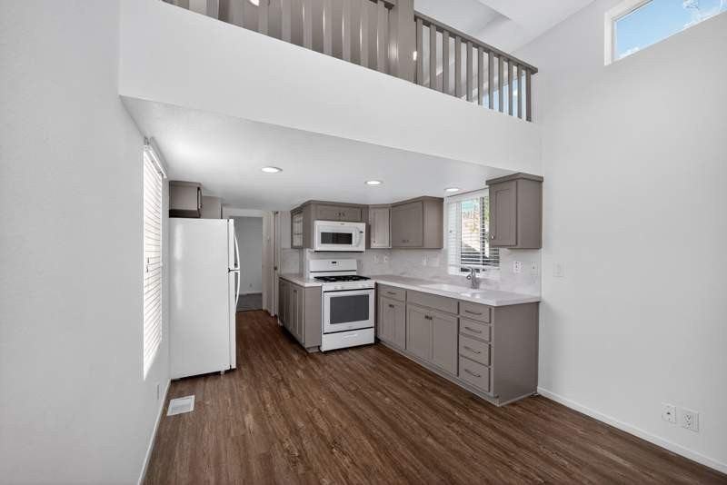 121 1st Ave #L121 - Photo 5 of 29