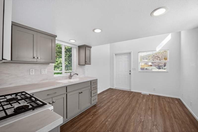 121 1st Ave #L121 - Photo 6 of 29