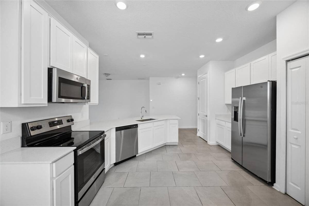 363 Loch Ct - Photo 3 of 13
