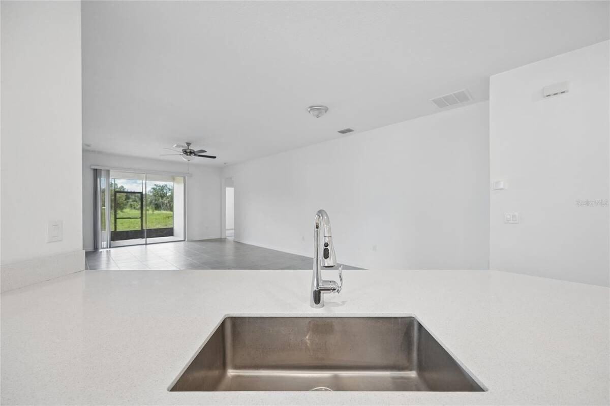363 Loch Ct - Photo 4 of 13
