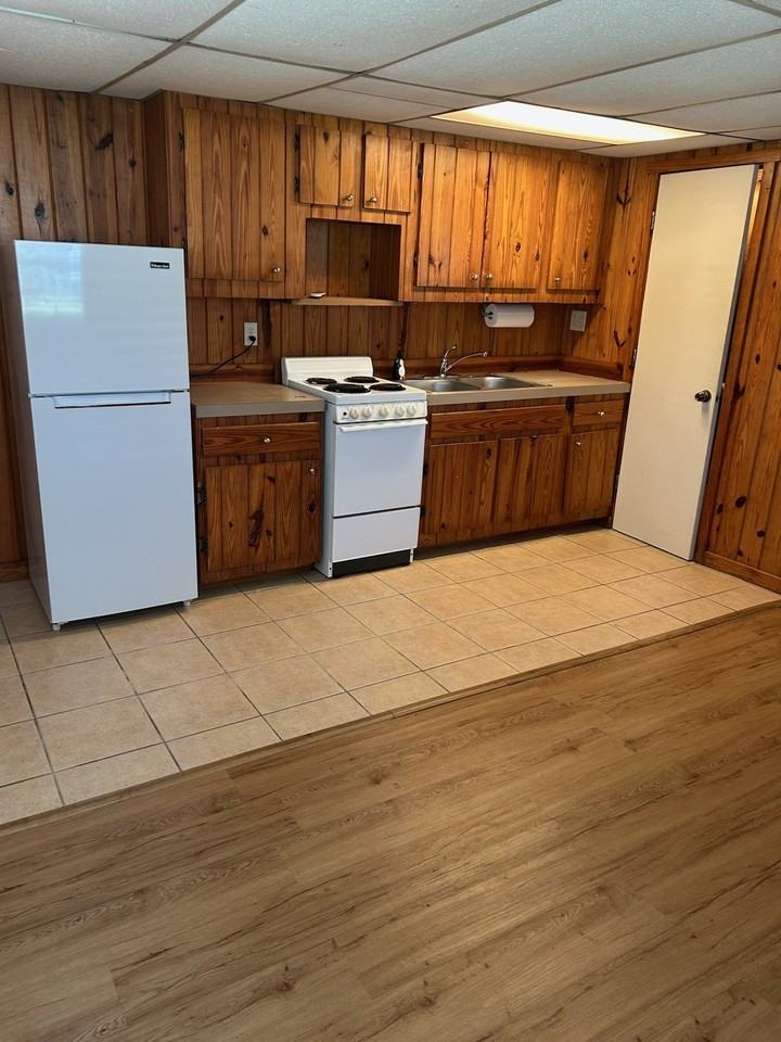 916 Lake Josephine Dr #1 - Photo 3 of 8