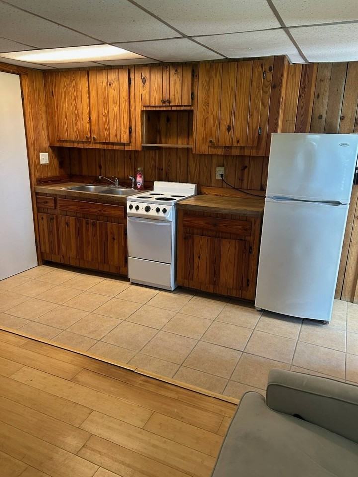 916 Lake Josephine Dr #1 - Photo 6 of 8
