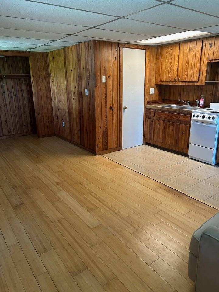 916 Lake Josephine Dr #1 - Photo 7 of 8