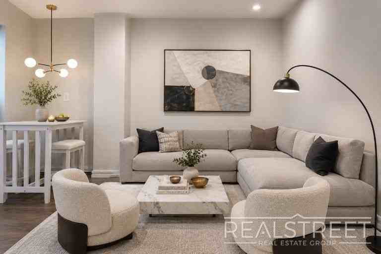 1337 Nostrand Ave #4E - Photo 3 of 5