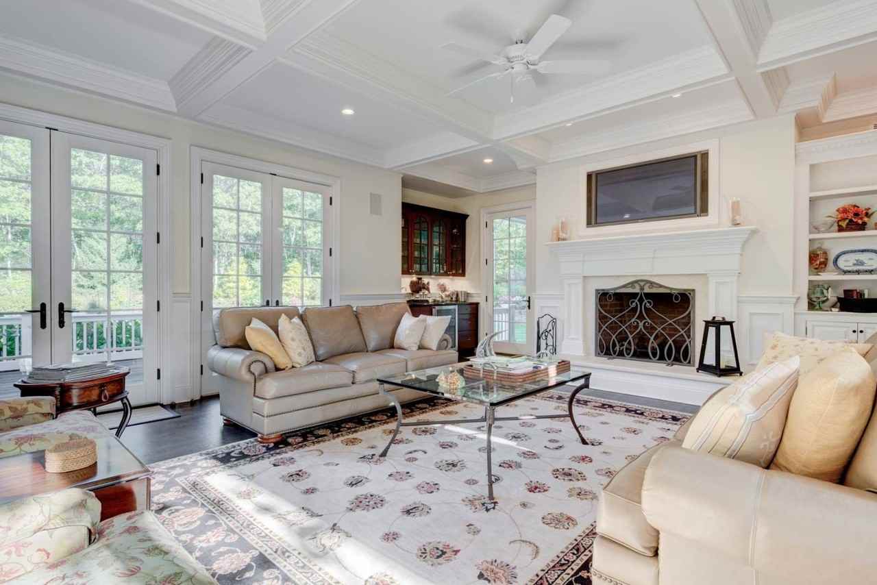 7 Southampton Hills Ct - Photo 4 of 10