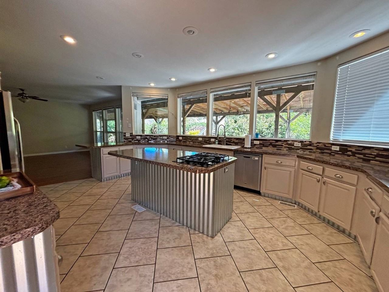 1600 Fort Bragg Rd #2 - Photo 3 of 30