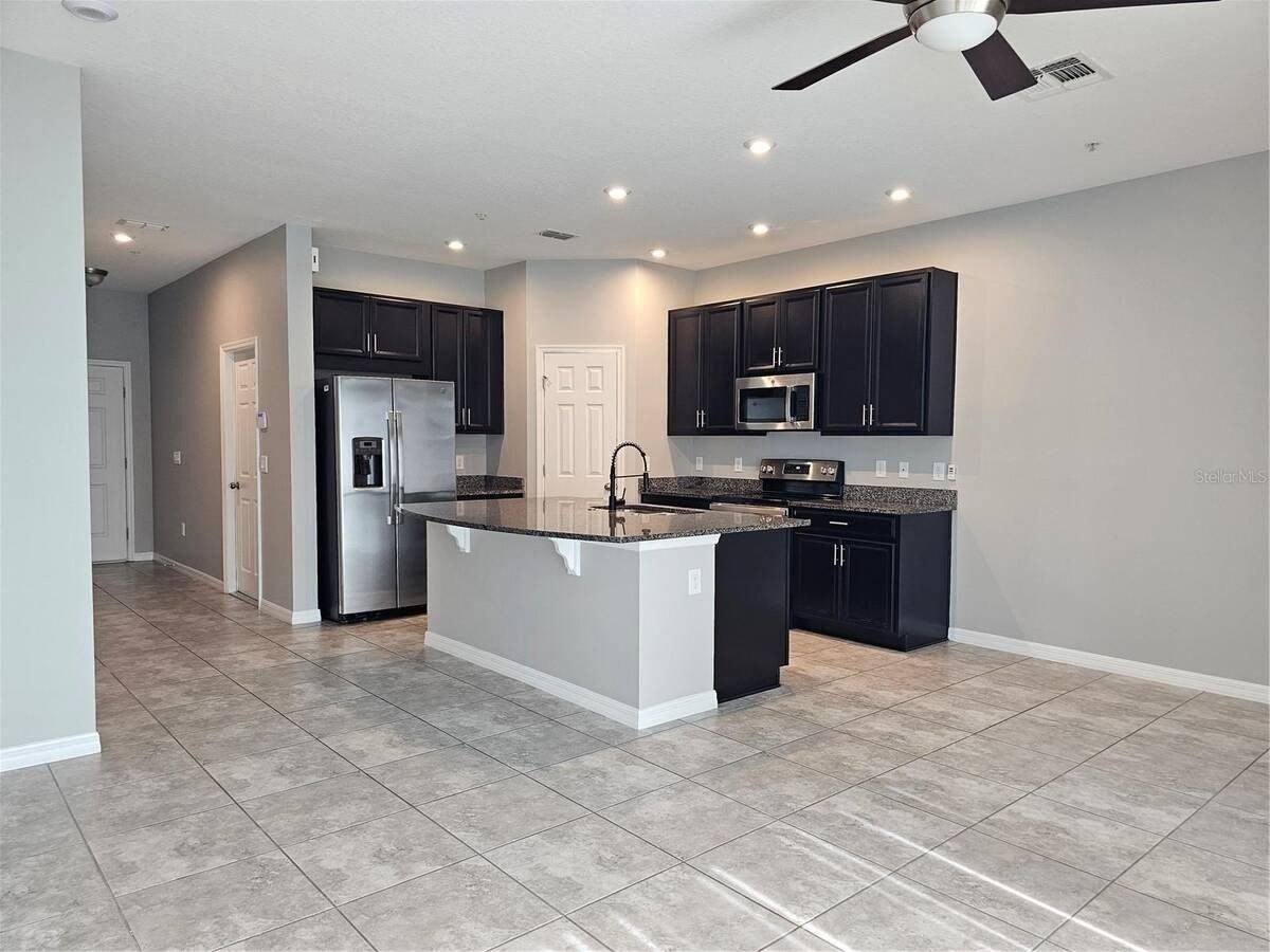 10548 Salt Grove St - Photo 2 of 22