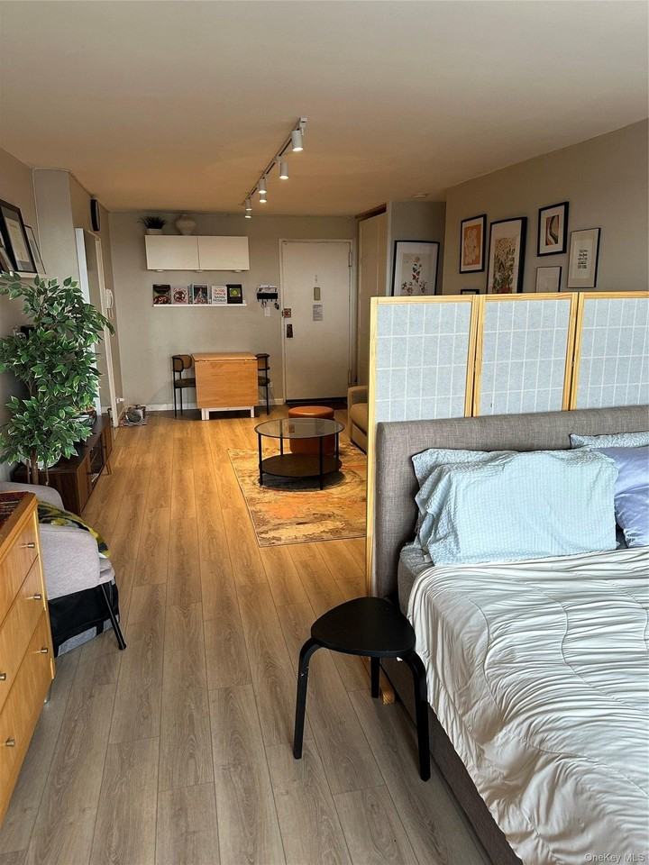 17520 Wexford Ter #11N - Photo 4 of 8