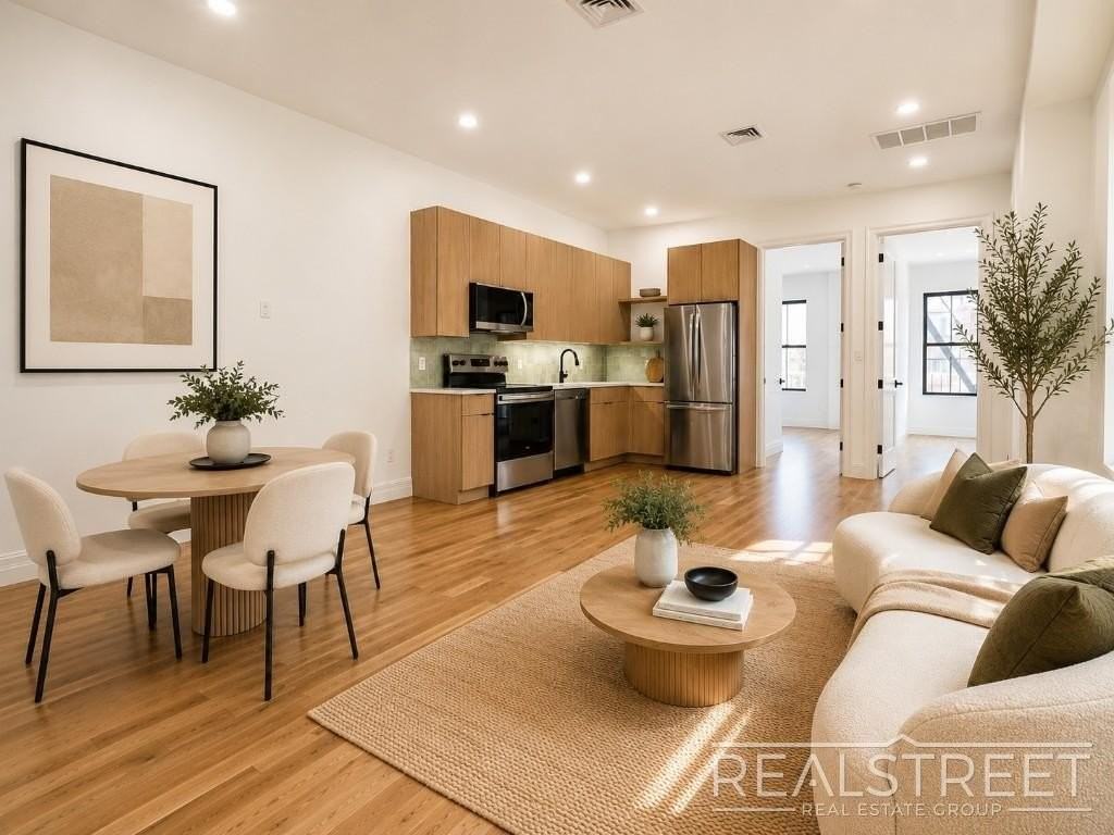1405 Greene Ave #2 - Photo 3 of 17
