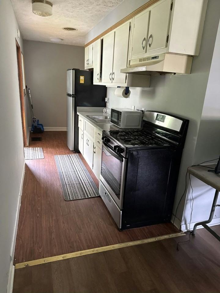 1216 S Bloomington St #10B - Photo 2 of 5