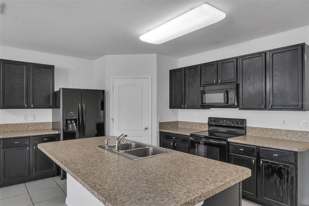 1828 Partin Terrace Rd - Photo 3 of 35
