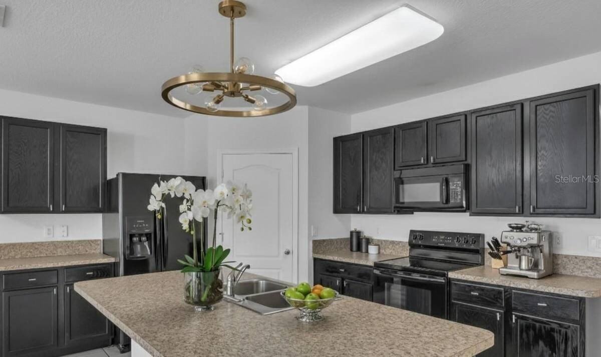 1828 Partin Terrace Rd - Photo 6 of 35