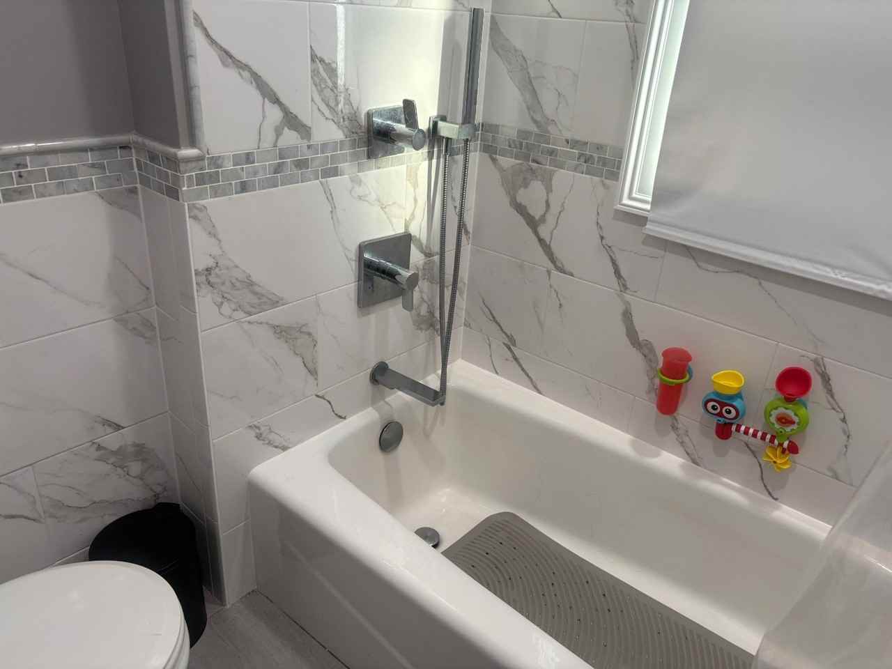 34 Mclean Ave #2ndFL - Photo 5 of 14