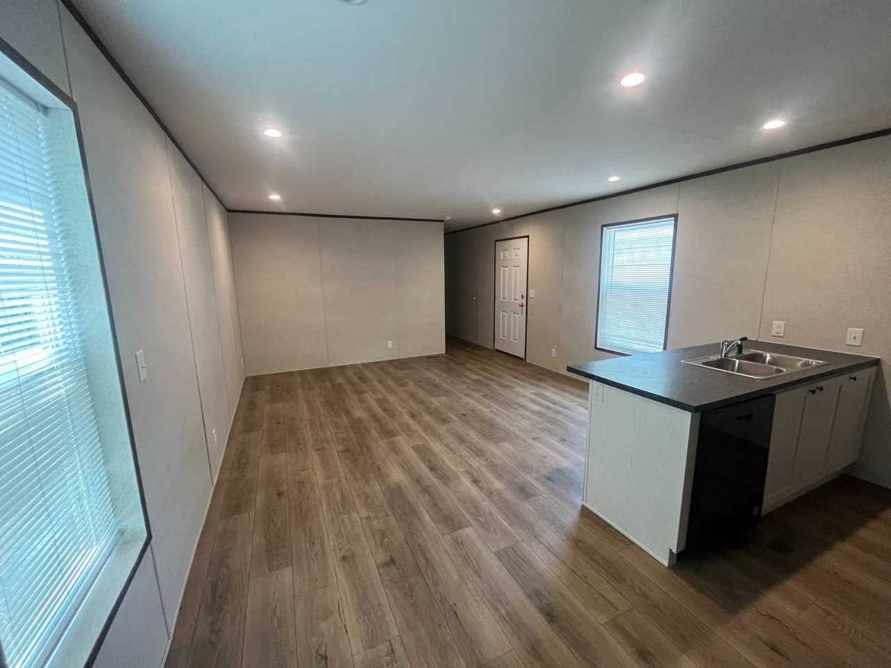 1085 Spring Bay Rd #12R - Photo 5 of 8