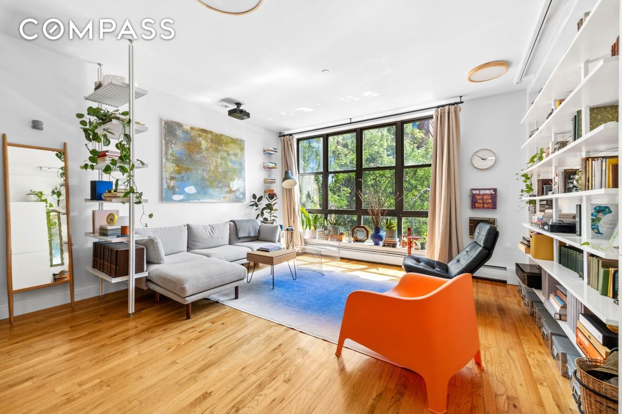 243 8th St #3R - Photo 2 of 12