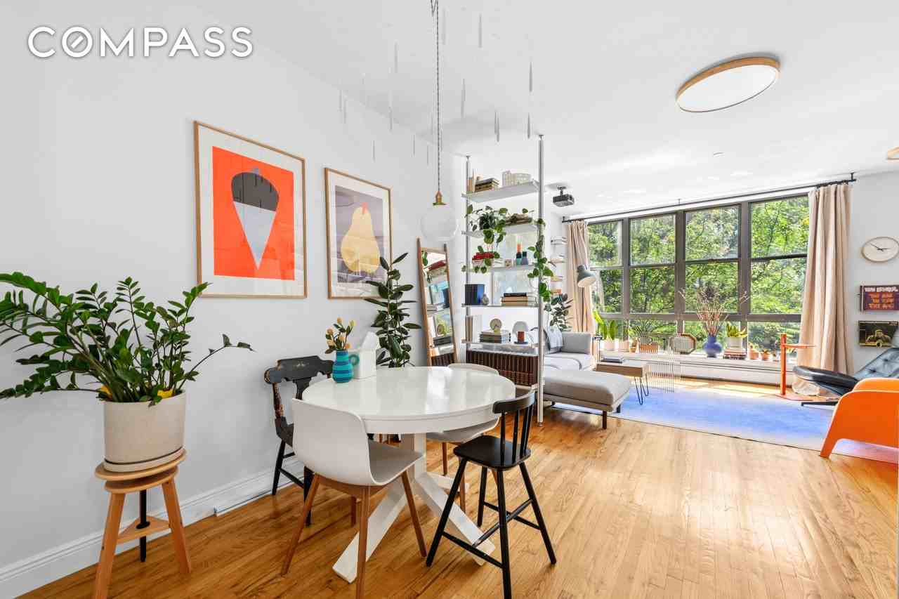 243 8th St #3R - Photo 3 of 12