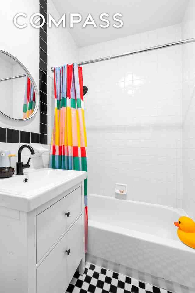 243 8th St #3R - Photo 7 of 12
