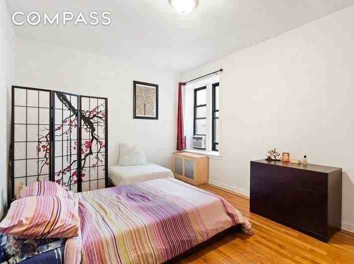 333 4th St #4E - Photo 3 of 5