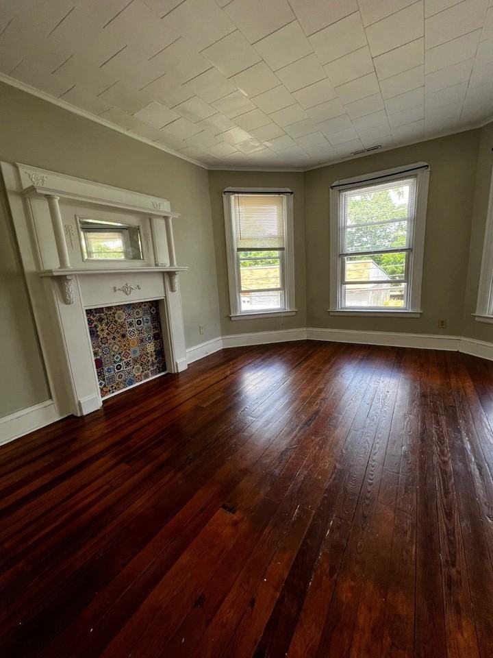 232 Park Pl - Photo 2 of 12