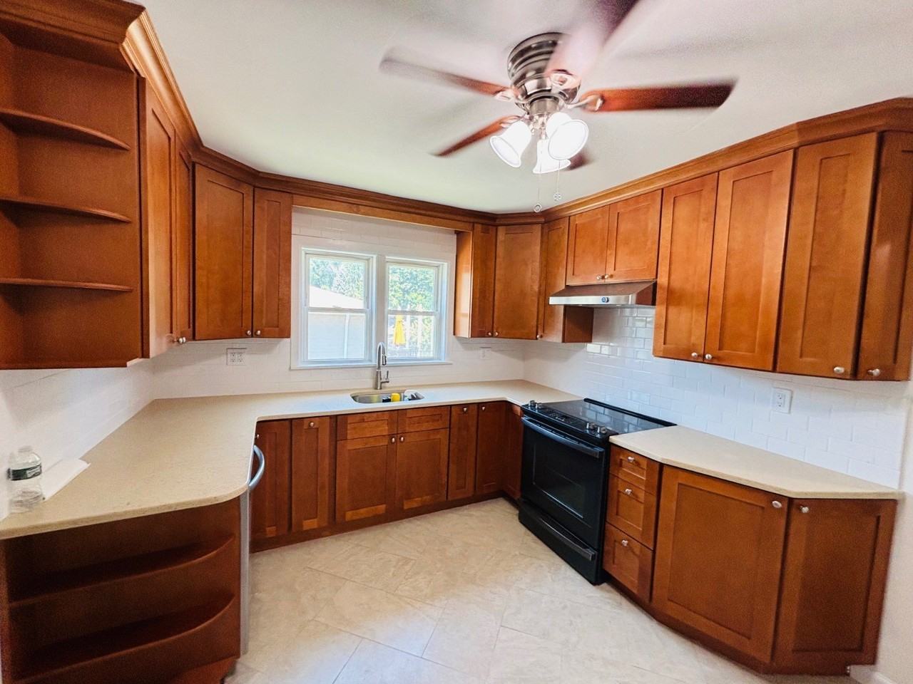 75 Elm Ave - Photo 3 of 17