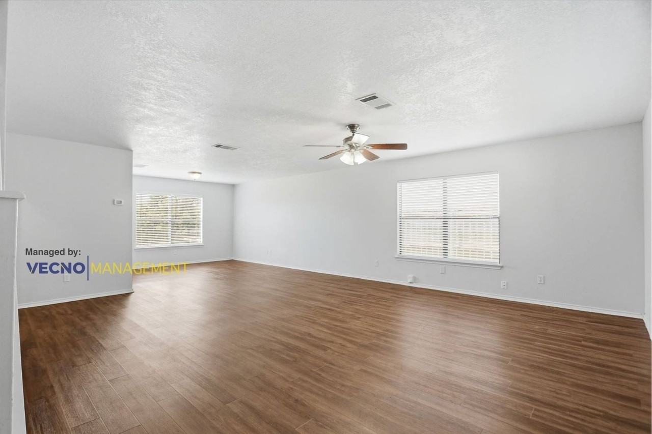 8138 Elktree Pass - Photo 5 of 17